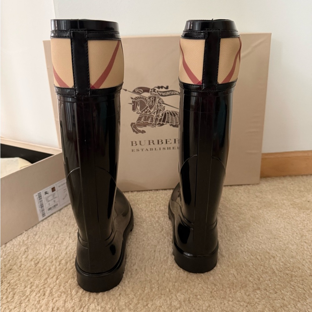 Burberry Black Rain Boots with Box - Picture 9 of 14